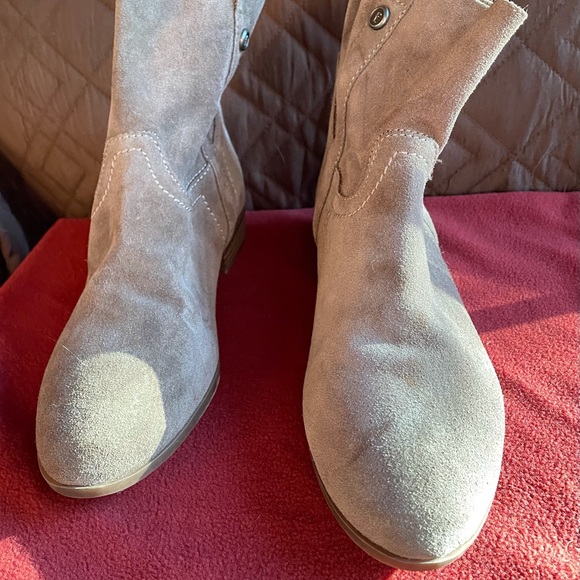 Frye & Co. Sarah Shortie suede booties. NWT Size 8 - Picture 8 of 8
